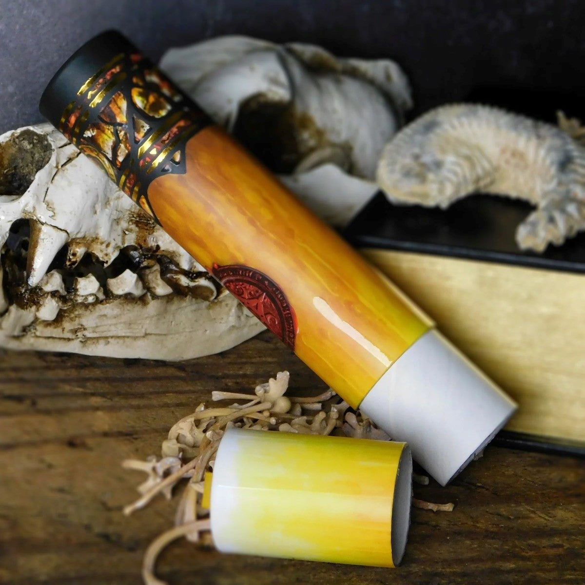 Étui-tube pour Dés, style Bougie "Œil du Chaos"